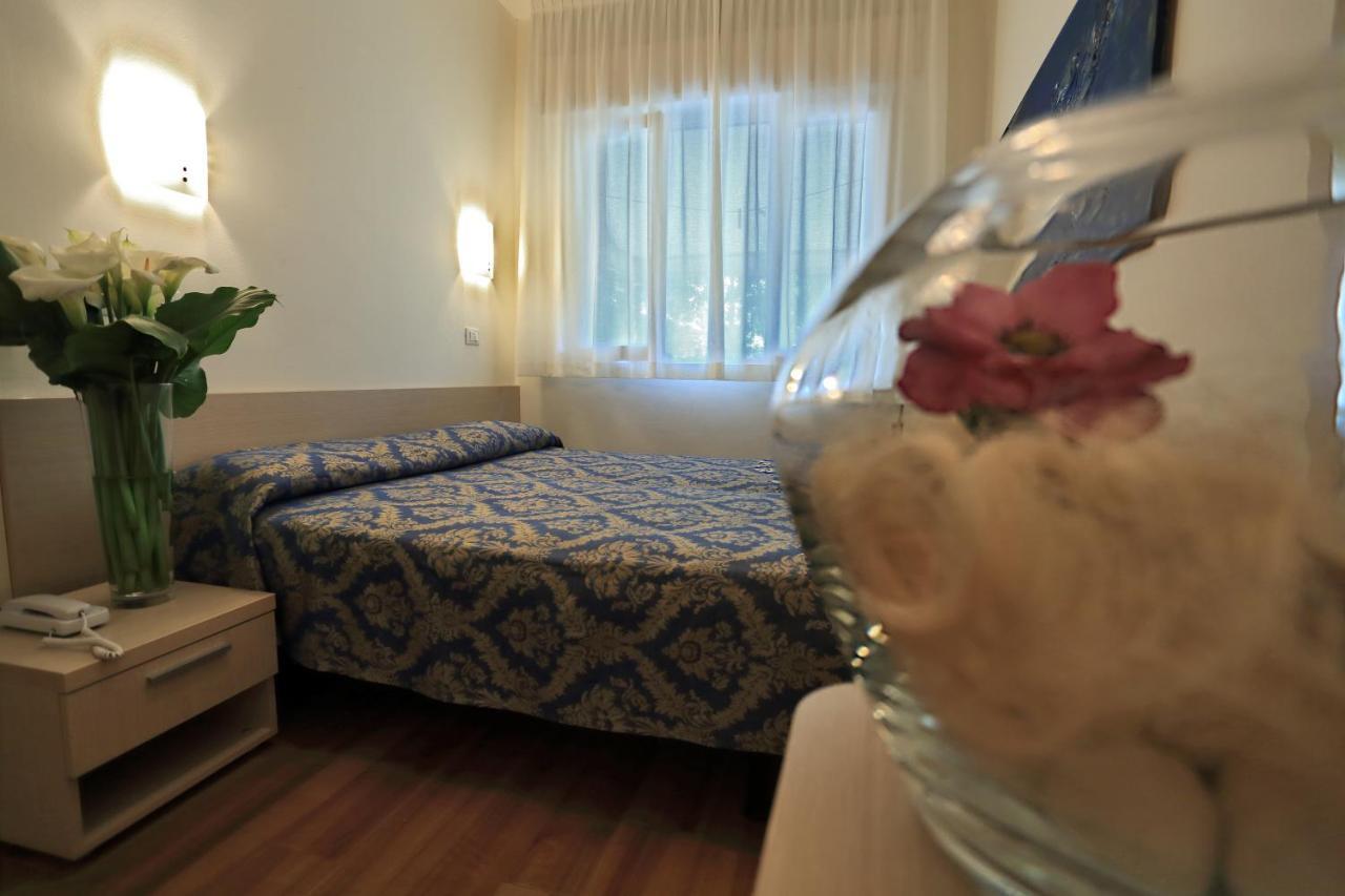 Hotel Castiglione Lignano Sabbiadoro Eksteriør billede