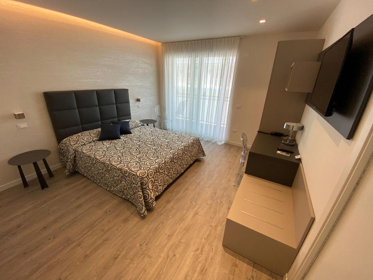 Hotel Castiglione Lignano Sabbiadoro Eksteriør billede