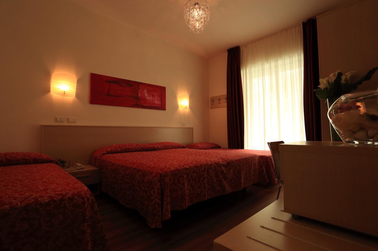 Hotel Castiglione Lignano Sabbiadoro Eksteriør billede