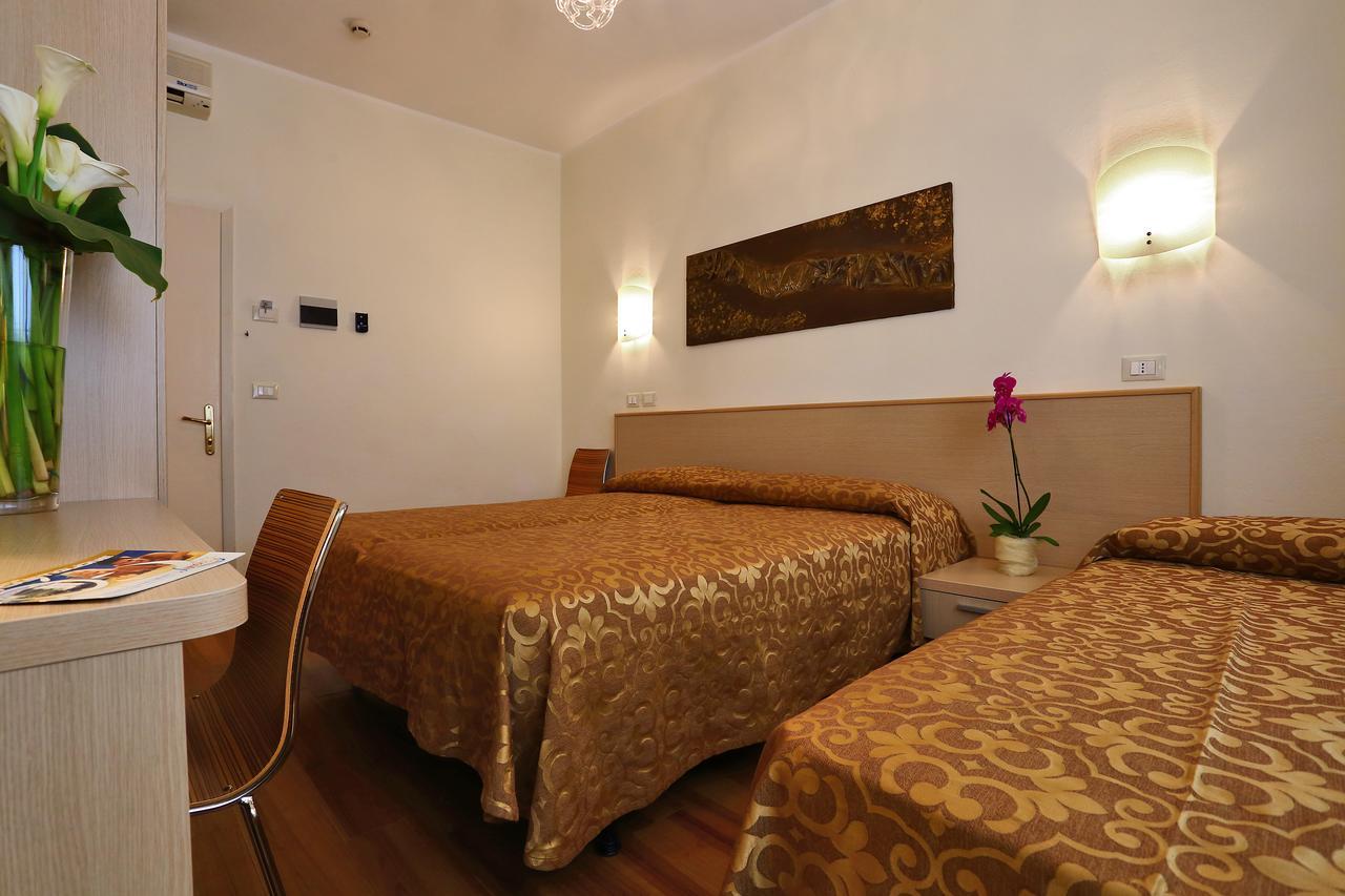 Hotel Castiglione Lignano Sabbiadoro Eksteriør billede