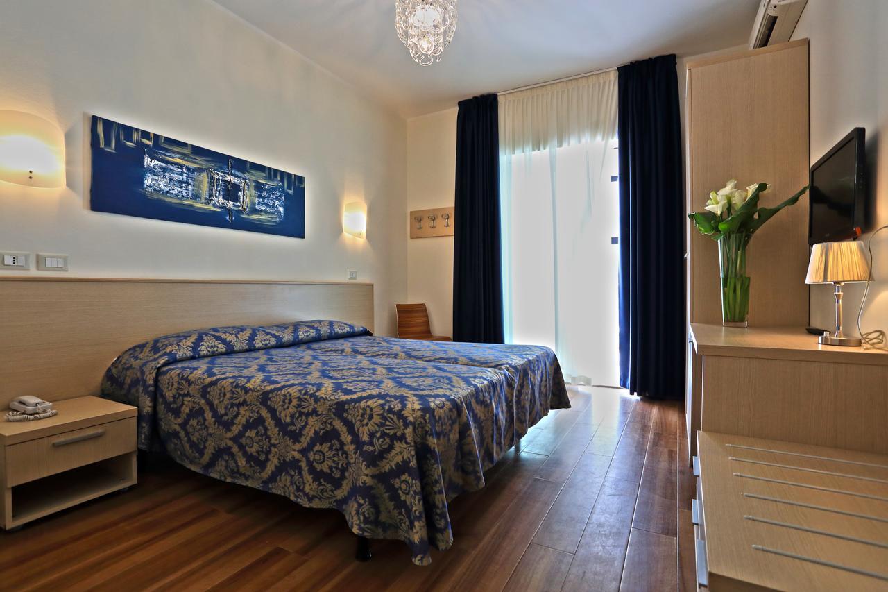 Hotel Castiglione Lignano Sabbiadoro Eksteriør billede